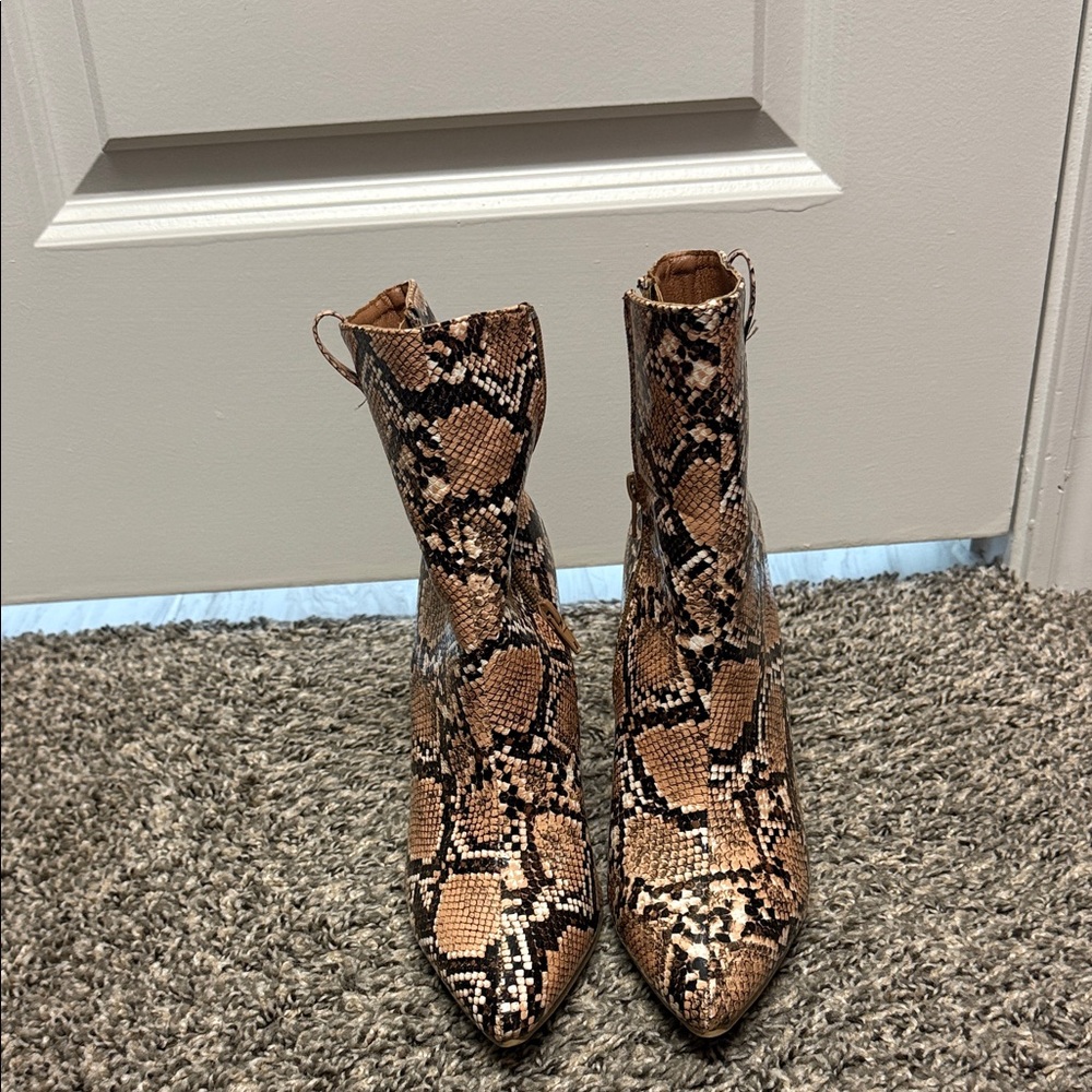 Snakeskin Patterned Ankle Boots - Picture 2 of 6